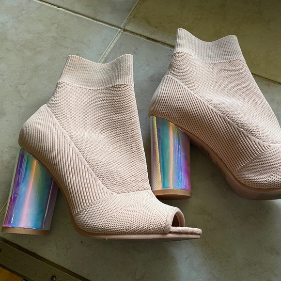 CALL IT SPRING - Picture 1 of 10